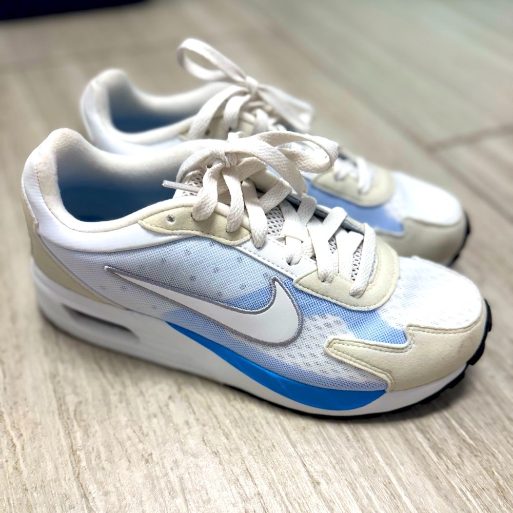 Women’s Nike air max size 7.5